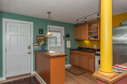 gourmet kitchen with all necessities at dubuque lane guest house